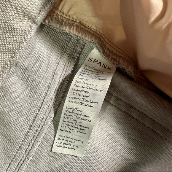 Spanx ‘Ankle Jean-ish Leggings’ in Gray “Stone Wash Camo” Size Medium - Picture 11 of 16